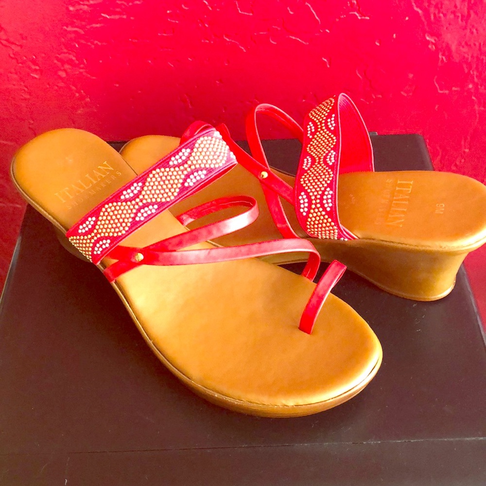 Sold In a bundle ❌❌❌Brand new gorgeous red sandal